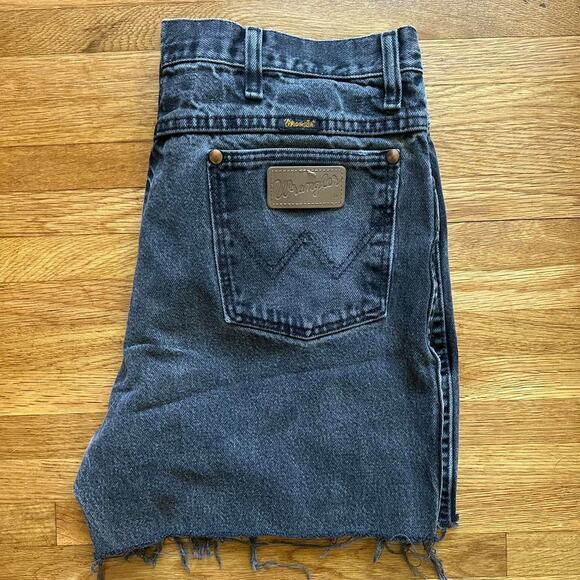 Vintage Wrangler Black Denim Shorts - Picture 3 of 3